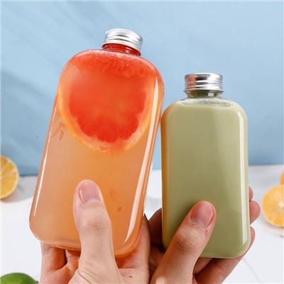 Plastična ravna steklenica za pijačo